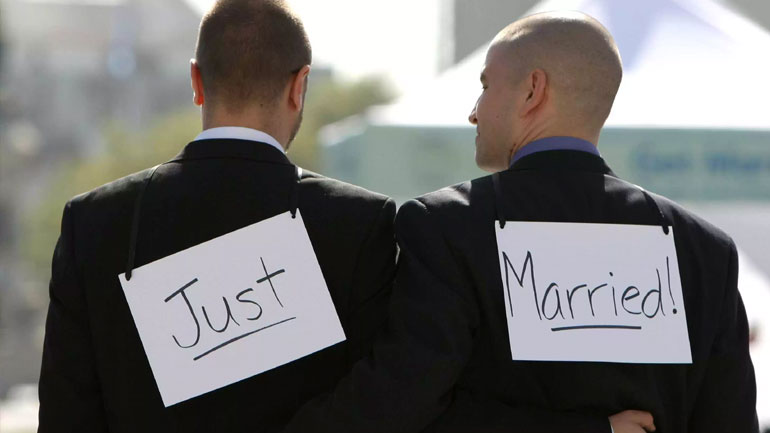 Ρουμανία: Ένα «βήμα» πιο κοντά στο να καταστεί αδύνατη η νομιμοποίηση του γάμου ομόφυλων ζευγαριών