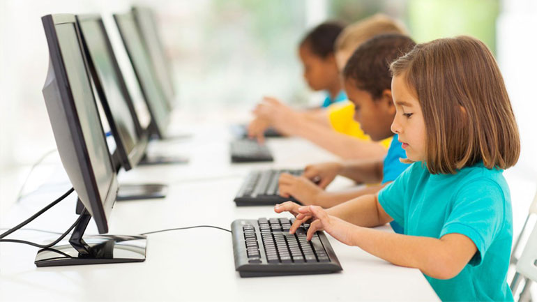Επιστροφή στα σχολεία: Πώς μπορούν οι μαθητές να κάνουν ασφαλέστερη χρήση της τεχνολογίας