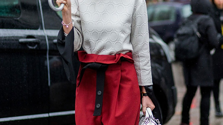 Paper bag pants: To trend στα παντελόνια που κολακεύει κάθε σωματότυπο!