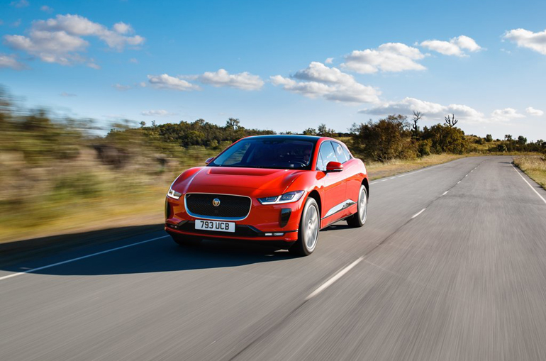 H I-PACE είναι ένα ηλεκτρικό όχημα που χρησιμοποιείται εντός και εκτός δρόμου