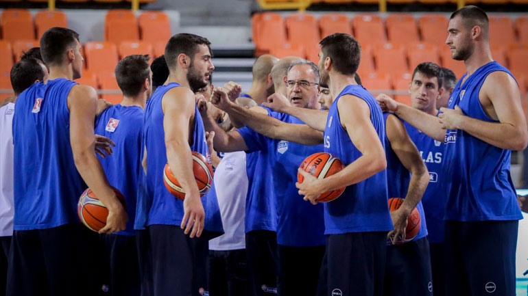 Ελλάδα-Σερβία: Άλμα πρόκρισης ψάχνει η Εθνική απέναντι στους «πλάβι»