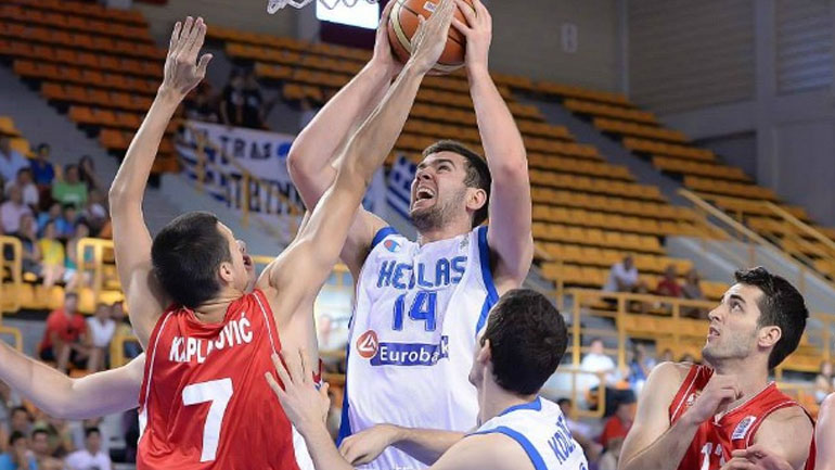 Μπάσκετ: Αυτοί οι διαιτητές θα διευθύνουν το Ελλάδα-Σερβία