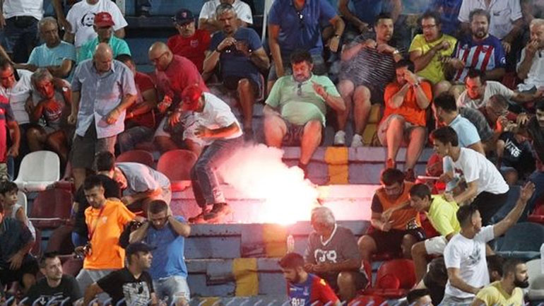 Super League: Πρόστιμο 20.750 ευρώ στον ΠΑΟΚ για τη φωτοβολίδα στη Νέα Σμύρνη