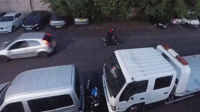 Πήγαν να κλέψουν μοτοσυκλέτα αλλά βρήκαν το δάσκαλο τους