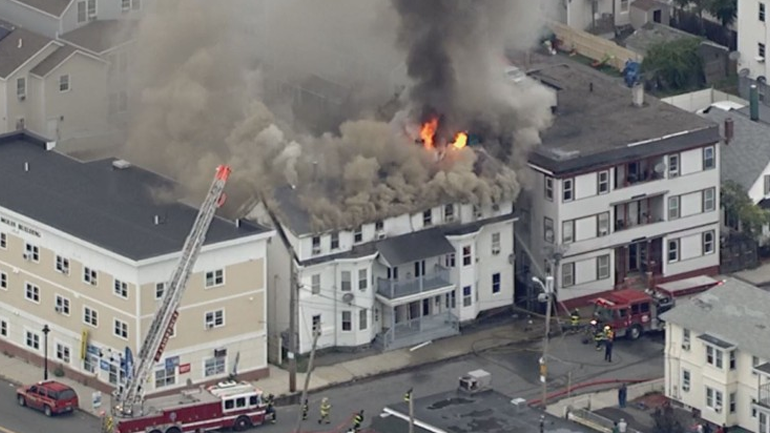 ΗΠΑ: Εκκενώθηκαν συνοικίες σε τρεις κοινότητες της Βοστώνης εξαιτίας εκρήξεων στο δίκτυο παροχής αερίου