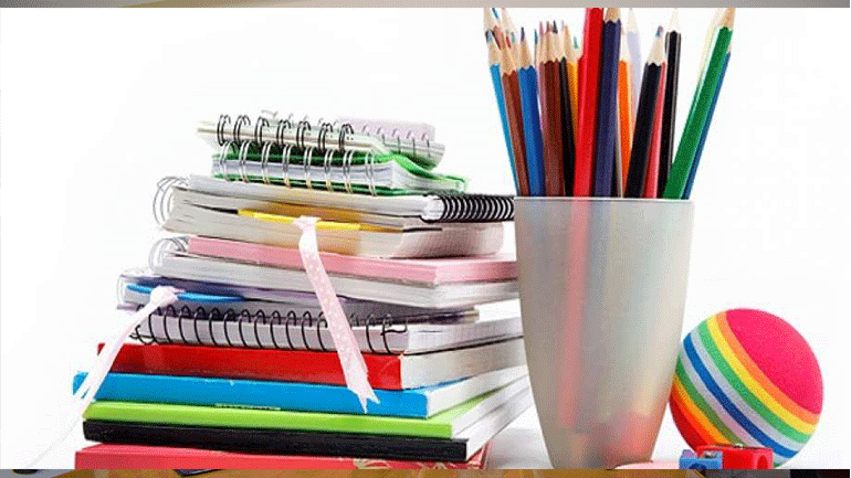 Πειραιάς: Διευρύνεται το ωράριο συλλογής σχολικών ειδών