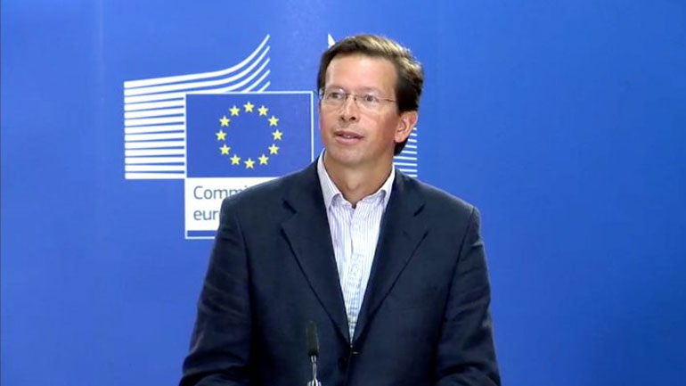 Τη φράση Γιούνκερ, “pacta sunt servanda”, επανέλαβε ο Α. Βιντερστάιν για το μέτρο περικοπής των συντάξεων