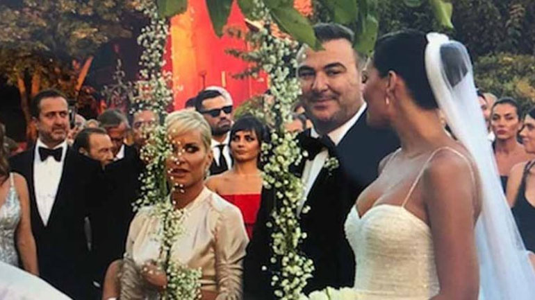 Ρέμος – Μπόσνιακ: Παντρεύτηκαν με την κόρη τους παρανυφάκι