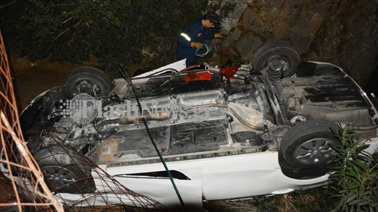 Αυτοκίνητο τούμπαρε στο φαράγγι στα Χανιά – Τέσσερις τραυματίες