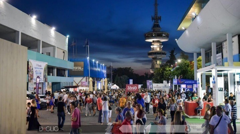 Με μπλουζ κατεβαίνει η αυλαία της 83ης ΔΕΘ