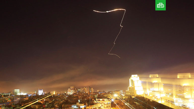 Η συριακή αντιαεροπορική άμυνα κατέρριψε ισραηλινούς πυραύλους στη Δαμασκό