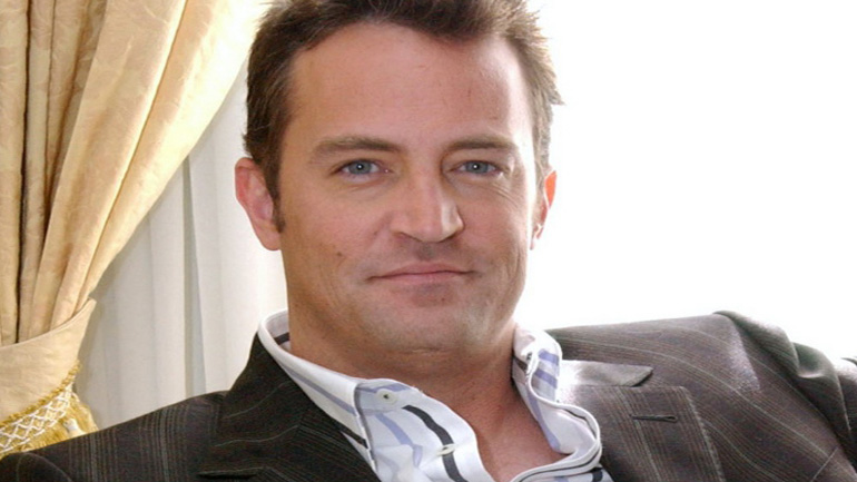 Η επανεμφάνιση του Μάθιου Πέρι και ο αγώνας του κατά του αλκοολισμού