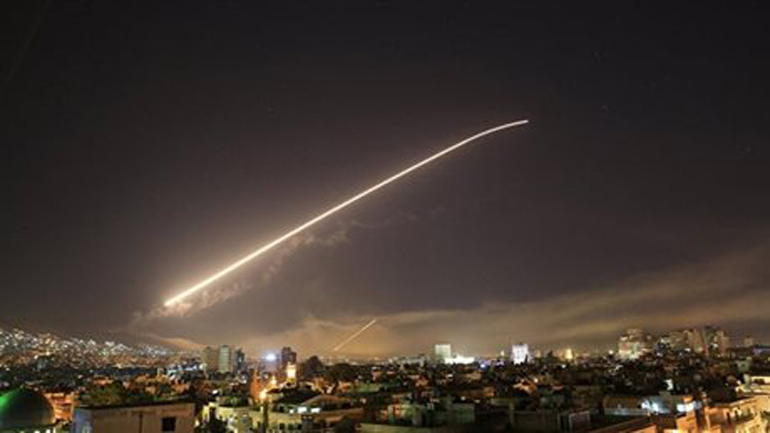 Συρία: Οι αντιαεροπορικές δυνάμεις αναχαίτισαν πυραύλους που είχαν στόχο την Λατάκια