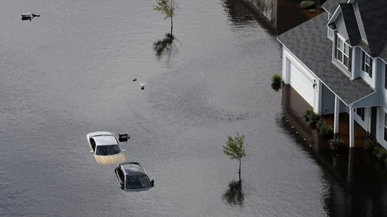 Οι σαρωτικές πλημμύρες συνεχίζουν να απειλούν τις νοτιοανατολικές ΗΠΑ – Στους 23 οι νεκροί