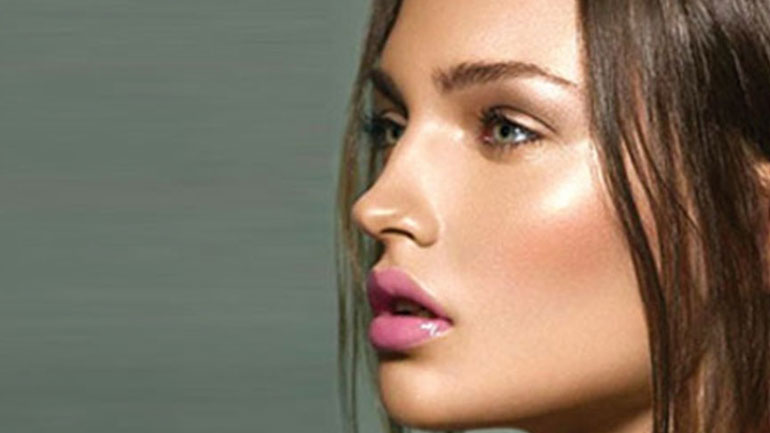 Αν αγαπάτε τις χρυσές αποχρώσεις, θα ξετρελαθείτε με αυτά τα highlighters