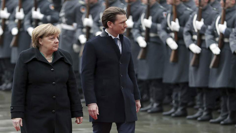 Μέρκελ-Κουρτς: Συζήτησαν για την ενίσχυση της FRONTEX και την αποτροπή του «σκληρού» Brexit