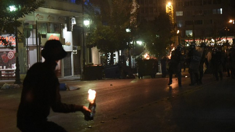 Ένταση και επεισόδια στις πορείες για τον Φύσσα