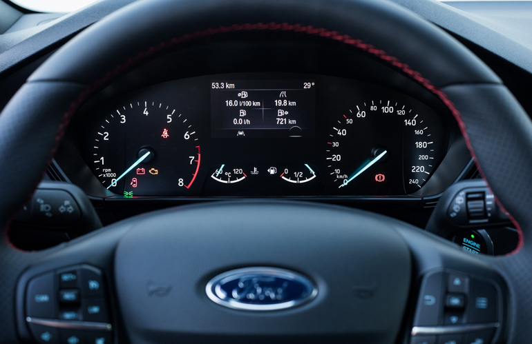 O κλασικός πίνακας οργάνων. Ακόμα δεν υπάρχει ενημέρωση για το αν θα αλλάξει σε ψηφιακός...