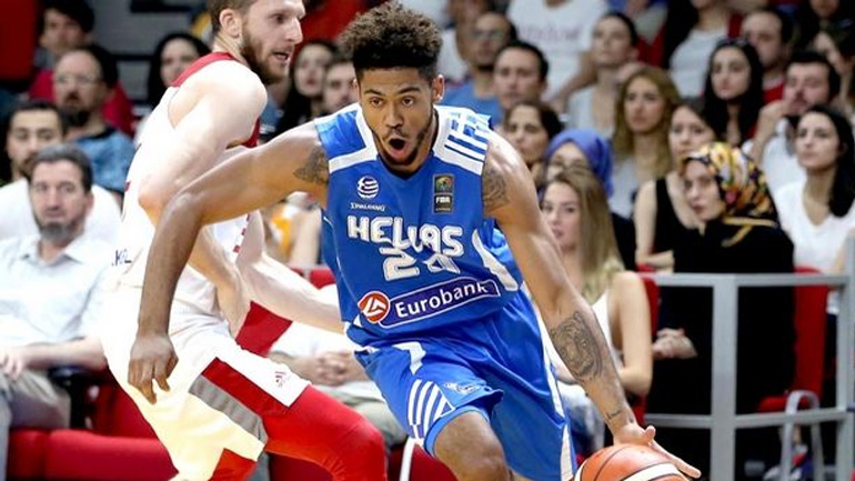 Ο Ντόρσεϊ πόζαρε με τη φανέλα του ΟΦΗ