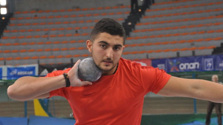 Στίβος: Τραυματίστηκε στον ώμο ο Μουζενίδης και θα υποβληθεί σε επέμβαση