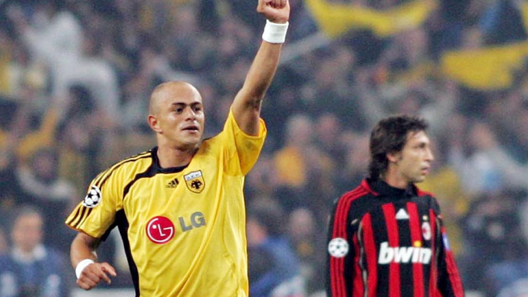 Ευχές του Ζούλιο Σέζαρ στην ΑΕΚ εν όψει του αγώνα με τον Άγιαξ