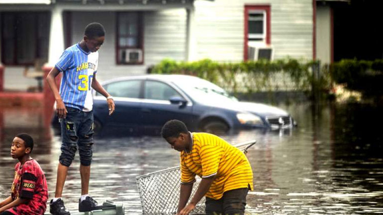 Στη Βόρεια Καρολίνα που επλήγη από τον κυκλώνα Φλόρενς ο Ντ. Τραμπ
