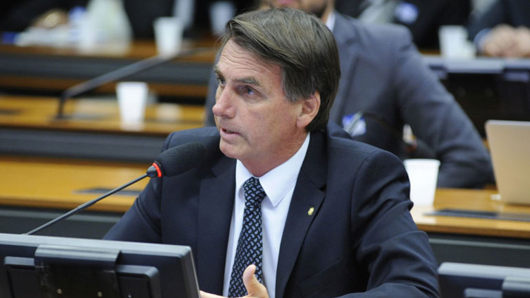 Βραζιλία: Ο ακροδεξιός υποψήφιος πρόεδρος εδραιώνει το προβάδισμά του