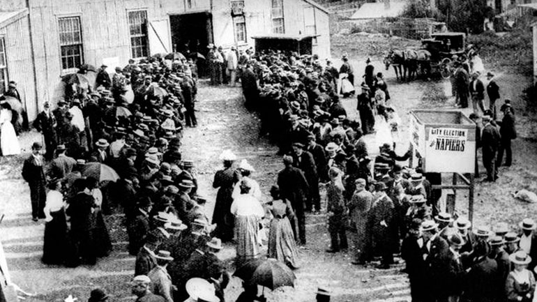 Πριν από 125 χρόνια η πρώτη γυναικεία ψήφος