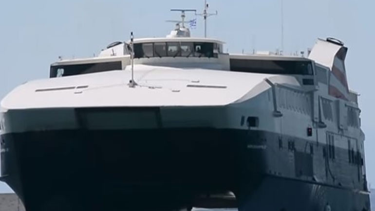 World Champion Jet: Στις Κυκλάδες το πιο γρήγορο ταχύπλοο του κόσμου