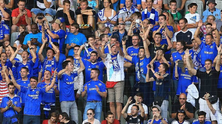 Θεσσαλονίκη: Προσαγωγές οπαδών της Τσέλσι που προκάλεσαν φθορές σε κατάστημα