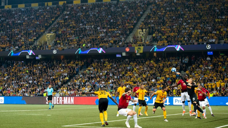 Μουρίνιο: «Επικίνδυνος ο τεχνητός χλοοτάπητας»