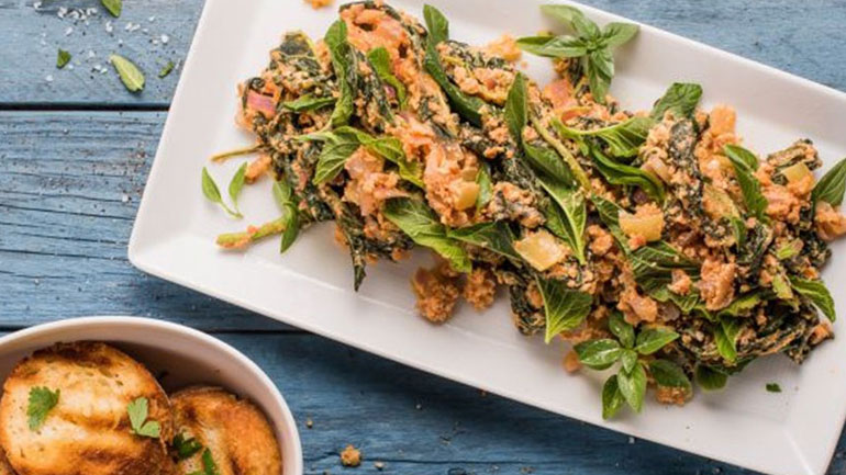 Στραπατσάδα με βλίτα και ντομάτα