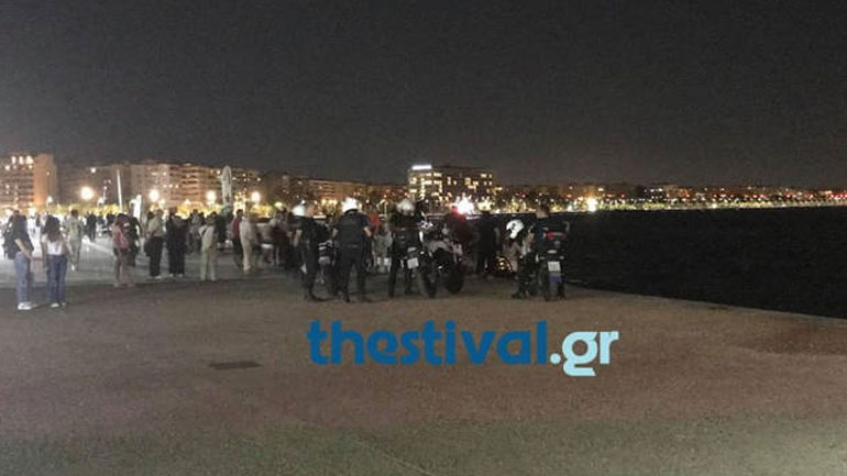 Θεσσαλονίκη: Έπεσαν στον Θερμαϊκό την ώρα που επιβιβάζονταν στον «Κωσταντή»