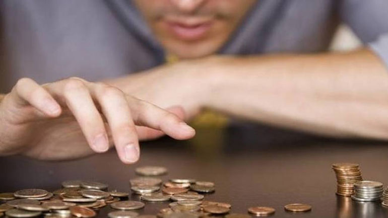 EKA: Κοροϊδία η συζήτηση για τον κατώτατο μισθό