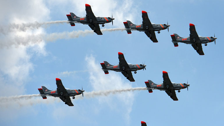 Live  και αύριο στο zougla.gr το Athens Flying Week στην Τανάγρα