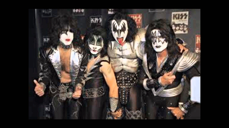 Οι Kiss λένε «goodbye» με μία τελευταία τουρνέ: «Όσοι μας αγαπάτε, ελάτε να μας δείτε»