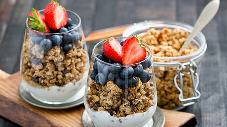 Μούσλι με γιαούρτι: Γιατί βοηθά στο αδυνάτισμα;