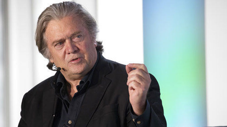 Ιταλία: Από τη Ρώμη, ο Στιβ Μπάνον προσφέρει τη βοήθειά του στους λαϊκιστές ενόψει των ευρωεκλογών