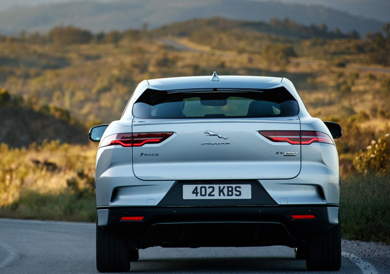 H πρώτη αμιγώς ηλεκτρική Jaguar είναι και τετρακίνητη...