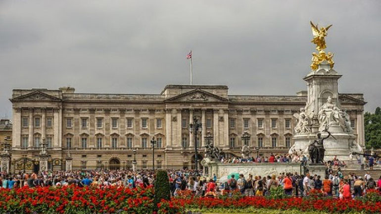 Βρετανία: Σύλληψη υπόπτου με τέιζερ μπροστά από το παλάτι του Μπάκιγχαμ