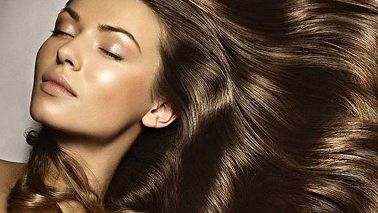 Τα hair tricks για να μακρύνουν πιο γρήγορα τα μαλλιά σου