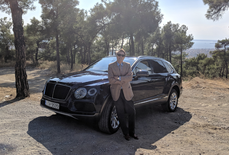 O Bryan Ferry με την Bentley Bentayga