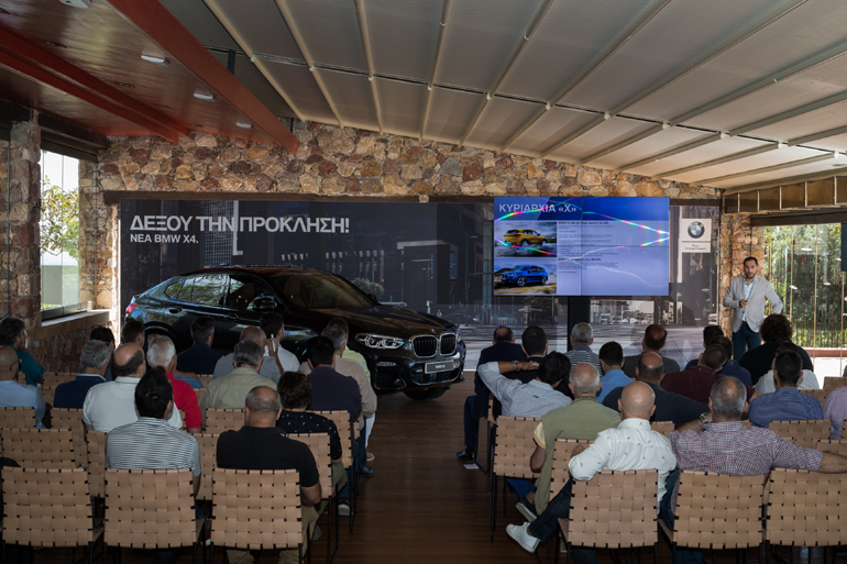 Ο product manager της BMW Hellas Νίκος Καψής αναλύει τη νέα γενιά στους δημοσιογράφους και εκπροσώπους Μέσων