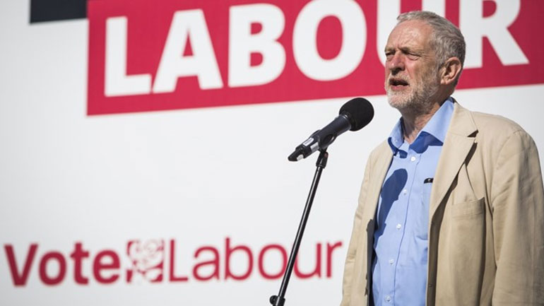 Το Εργατικό Κόμμα παρουσιάζει ένα πολύ αριστερό οικονομικό πρόγραμμα