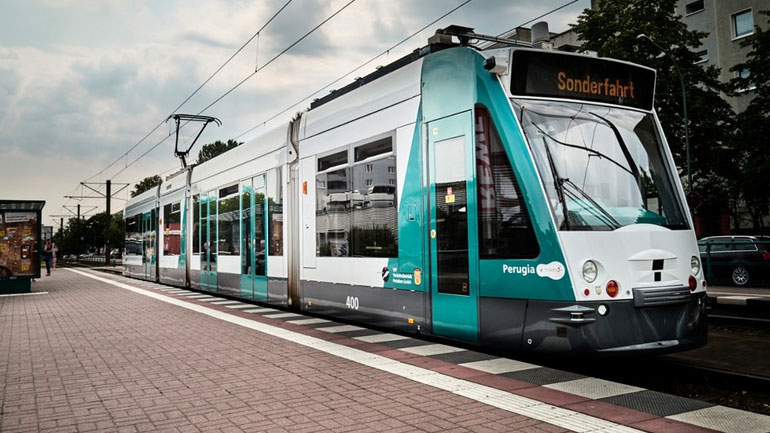 Δοκιμαστικά δρομολόγια για το πρώτο τραμ χωρίς οδηγό παγκοσμίως