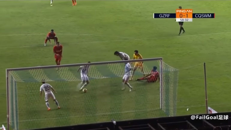 Απίστευτο αυτογκόλ στην Κίνα