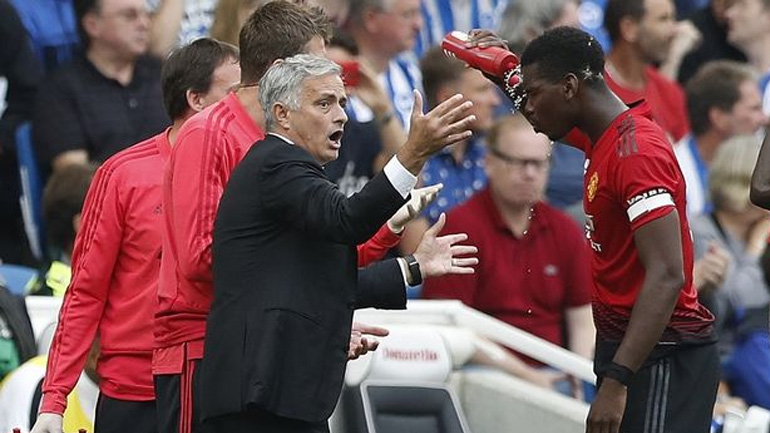 Ο Μουρίνιο καθαίρεσε τον Πογκμπά από αρχηγό της Γιουνάιτεντ