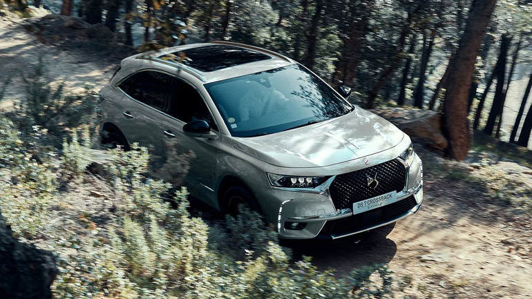 Το DS7 Crossback E-Tense καίει μόλις 2,2 λίτρα ανά 100 χιλιόμετρα