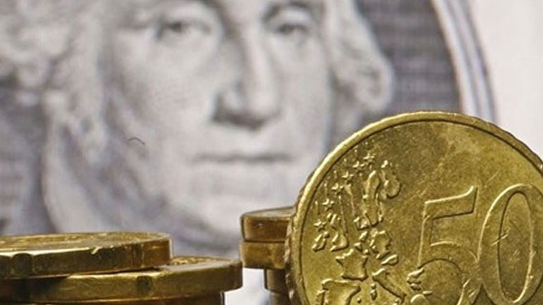 Στα 1,1737 δολάρια η ενδεικτική ισοτιμία ευρώ/δολαρίου