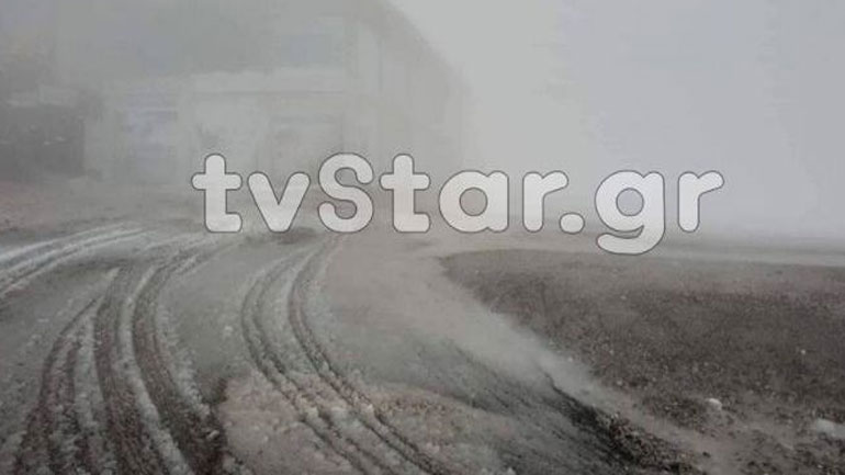 Ήρθαν κιόλας τα πρώτα χιόνια – Το έστρωσε στο Βελούχι